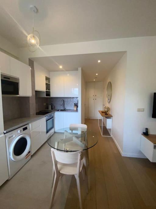 1 Chambre Avec Parking Au Coeur De Bruxelles 2D Ngoại thất bức ảnh