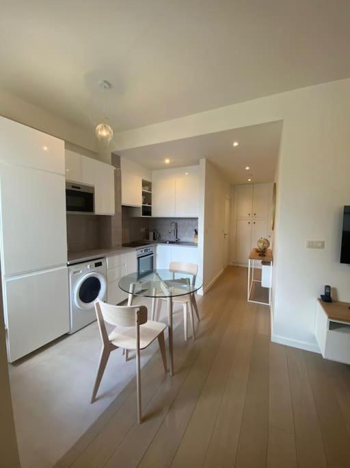 1 Chambre Avec Parking Au Coeur De Bruxelles 2D Ngoại thất bức ảnh