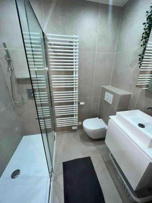 1 Chambre Avec Parking Au Coeur De Bruxelles 2D Ngoại thất bức ảnh